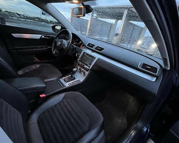 Синій Фольксваген Пассат, об'ємом двигуна 1.6 л та пробігом 274 тис. км за 12500 $, фото 34 на Automoto.ua