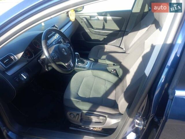 Синий Фольксваген Пассат, объемом двигателя 1.97 л и пробегом 302 тыс. км за 12200 $, фото 4 на Automoto.ua