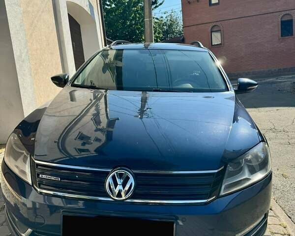 Синій Фольксваген Пассат, об'ємом двигуна 1.6 л та пробігом 240 тис. км за 9700 $, фото 1 на Automoto.ua