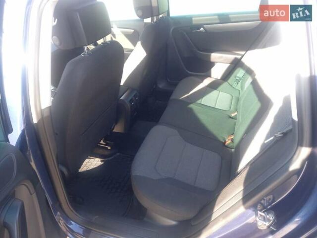 Синий Фольксваген Пассат, объемом двигателя 1.97 л и пробегом 302 тыс. км за 12200 $, фото 7 на Automoto.ua