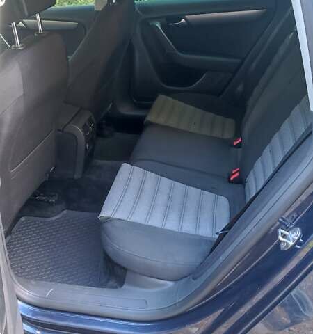 Синий Фольксваген Пассат, объемом двигателя 1.6 л и пробегом 233 тыс. км за 9500 $, фото 16 на Automoto.ua