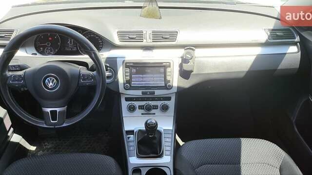 Синий Фольксваген Пассат, объемом двигателя 1.6 л и пробегом 279 тыс. км за 8700 $, фото 9 на Automoto.ua