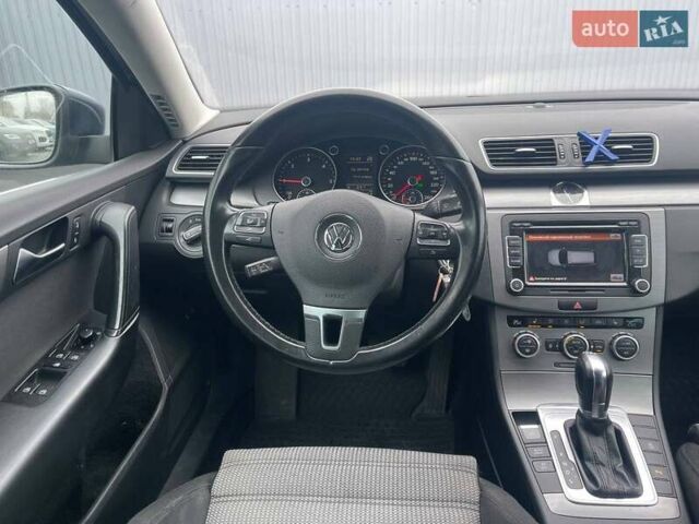 Синий Фольксваген Пассат, объемом двигателя 1.6 л и пробегом 235 тыс. км за 9990 $, фото 13 на Automoto.ua