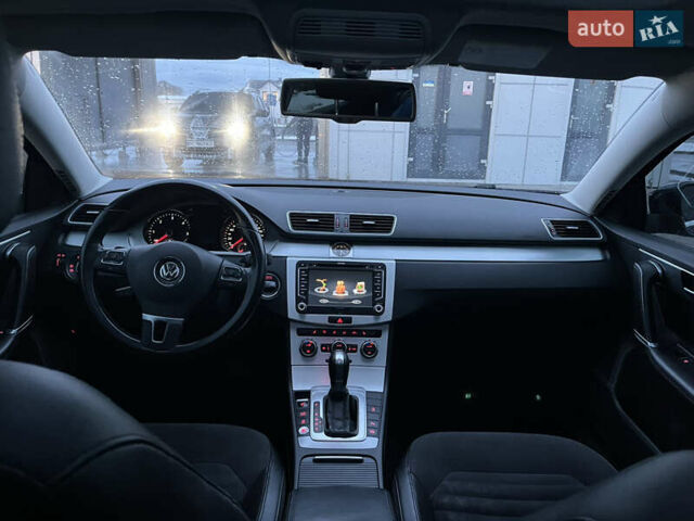 Синій Фольксваген Пассат, об'ємом двигуна 1.6 л та пробігом 274 тис. км за 12500 $, фото 45 на Automoto.ua