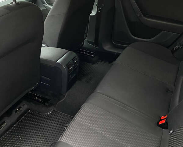 Синий Фольксваген Пассат, объемом двигателя 1.97 л и пробегом 288 тыс. км за 9800 $, фото 15 на Automoto.ua