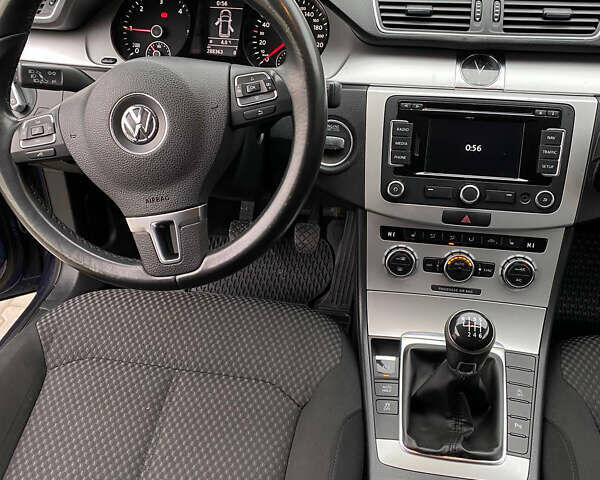 Синий Фольксваген Пассат, объемом двигателя 1.97 л и пробегом 288 тыс. км за 9800 $, фото 17 на Automoto.ua