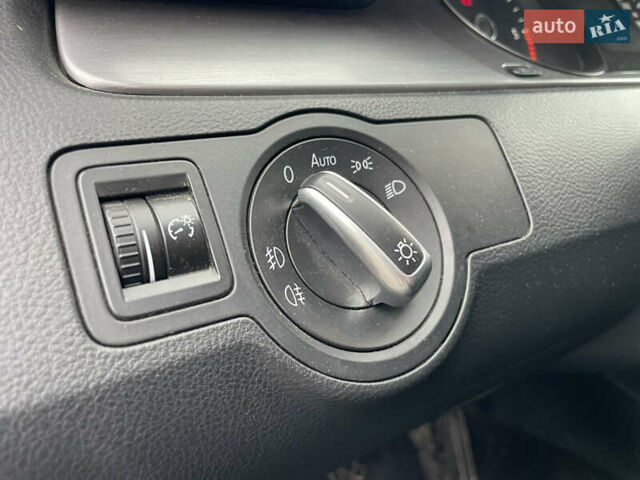 Синий Фольксваген Пассат, объемом двигателя 1.6 л и пробегом 233 тыс. км за 8850 $, фото 20 на Automoto.ua