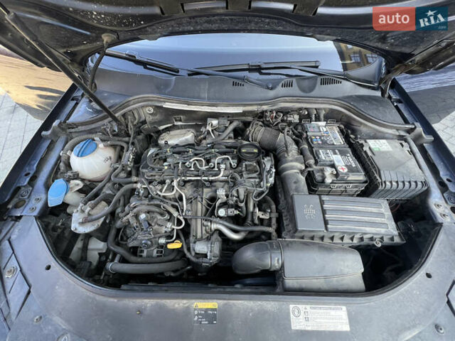 Синий Фольксваген Пассат, объемом двигателя 1.97 л и пробегом 239 тыс. км за 12100 $, фото 18 на Automoto.ua