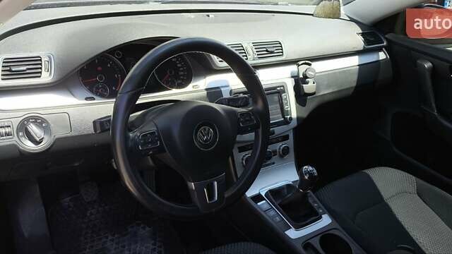 Синий Фольксваген Пассат, объемом двигателя 1.6 л и пробегом 279 тыс. км за 8700 $, фото 8 на Automoto.ua