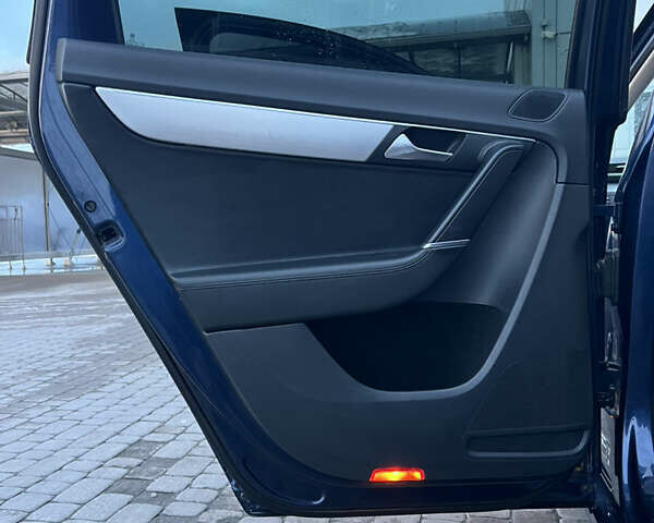 Синій Фольксваген Пассат, об'ємом двигуна 1.6 л та пробігом 274 тис. км за 12500 $, фото 27 на Automoto.ua