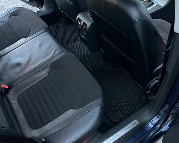 Синій Фольксваген Пассат, об'ємом двигуна 1.6 л та пробігом 274 тис. км за 12500 $, фото 42 на Automoto.ua