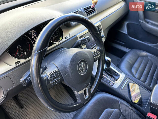 Синий Фольксваген Пассат, объемом двигателя 1.97 л и пробегом 269 тыс. км за 15200 $, фото 10 на Automoto.ua