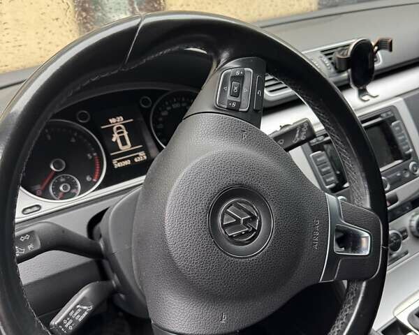 Синій Фольксваген Пассат, об'ємом двигуна 1.6 л та пробігом 240 тис. км за 9700 $, фото 3 на Automoto.ua