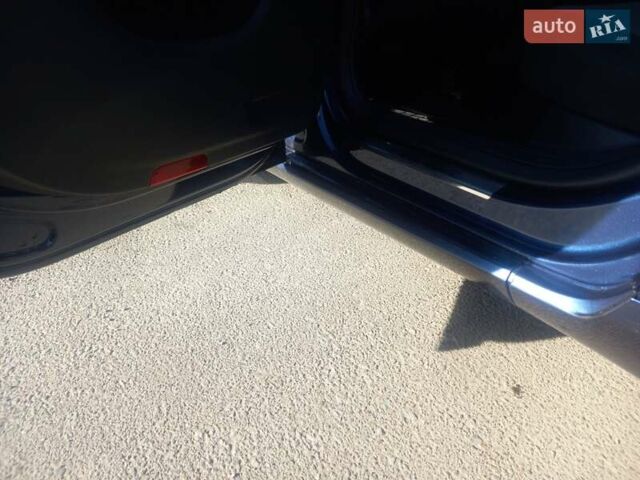 Синий Фольксваген Пассат, объемом двигателя 1.97 л и пробегом 302 тыс. км за 12200 $, фото 6 на Automoto.ua