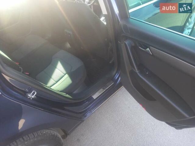 Синий Фольксваген Пассат, объемом двигателя 1.97 л и пробегом 302 тыс. км за 12200 $, фото 14 на Automoto.ua
