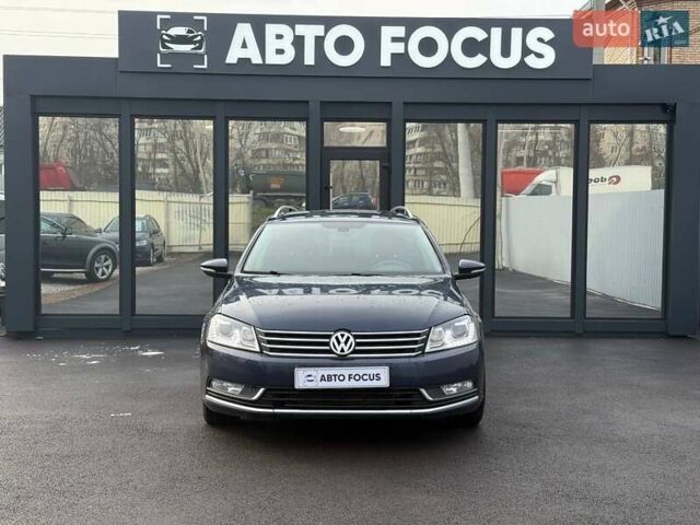 Синий Фольксваген Пассат, объемом двигателя 1.6 л и пробегом 235 тыс. км за 9390 $, фото 2 на Automoto.ua