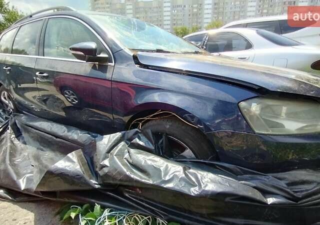 Синий Фольксваген Пассат, объемом двигателя 1.6 л и пробегом 220 тыс. км за 5800 $, фото 4 на Automoto.ua