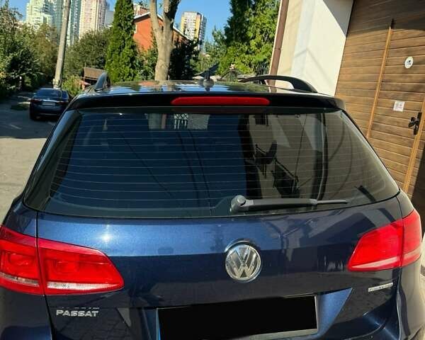 Синій Фольксваген Пассат, об'ємом двигуна 1.6 л та пробігом 240 тис. км за 9700 $, фото 6 на Automoto.ua