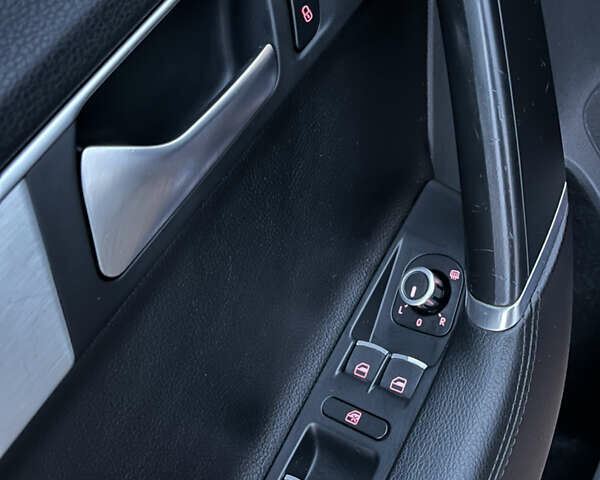 Синій Фольксваген Пассат, об'ємом двигуна 1.6 л та пробігом 274 тис. км за 12500 $, фото 55 на Automoto.ua