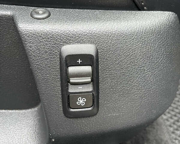 Синий Фольксваген Пассат, объемом двигателя 2 л и пробегом 330 тыс. км за 12300 $, фото 5 на Automoto.ua