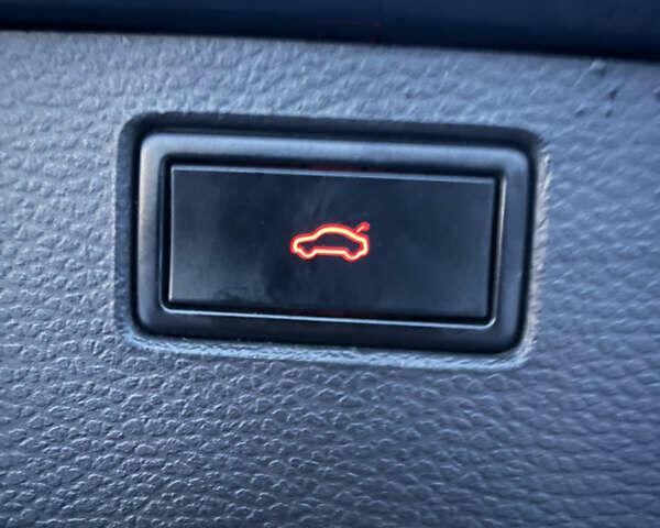 Синій Фольксваген Пассат, об'ємом двигуна 1.6 л та пробігом 274 тис. км за 12500 $, фото 54 на Automoto.ua