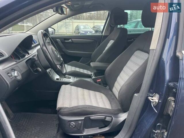 Синий Фольксваген Пассат, объемом двигателя 1.6 л и пробегом 235 тыс. км за 9990 $, фото 8 на Automoto.ua