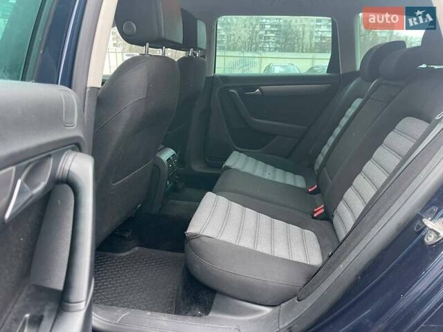 Синий Фольксваген Пассат, объемом двигателя 1.6 л и пробегом 235 тыс. км за 9990 $, фото 9 на Automoto.ua