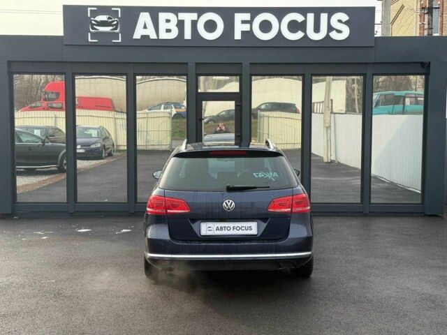 Синий Фольксваген Пассат, объемом двигателя 1.6 л и пробегом 235 тыс. км за 8990 $, фото 6 на Automoto.ua