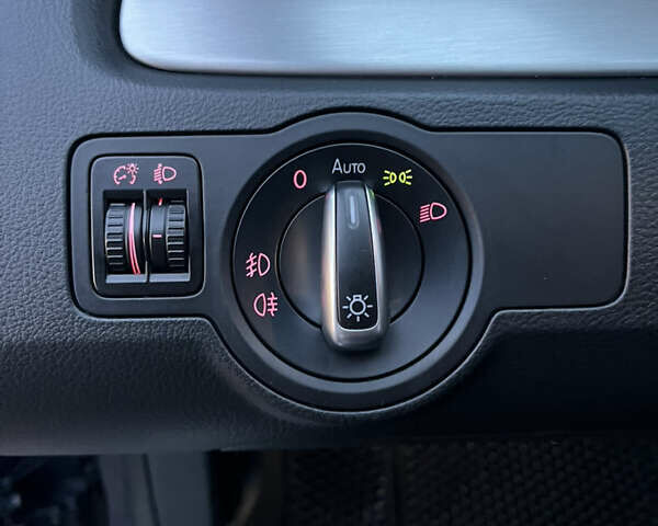 Синій Фольксваген Пассат, об'ємом двигуна 1.6 л та пробігом 274 тис. км за 12500 $, фото 32 на Automoto.ua