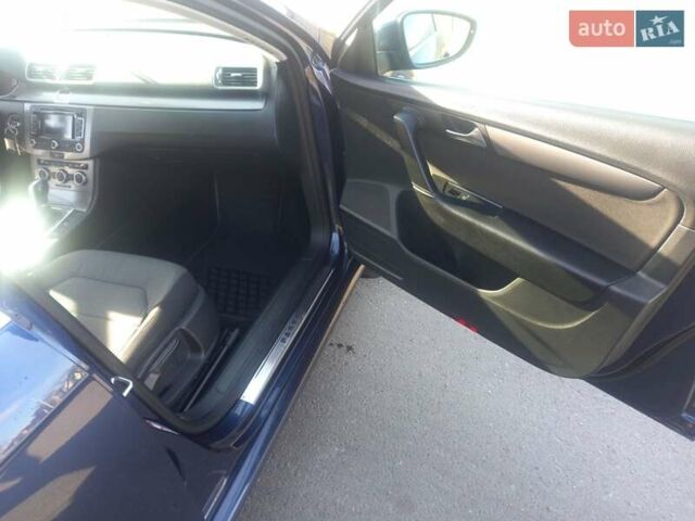 Синий Фольксваген Пассат, объемом двигателя 1.97 л и пробегом 302 тыс. км за 12200 $, фото 18 на Automoto.ua