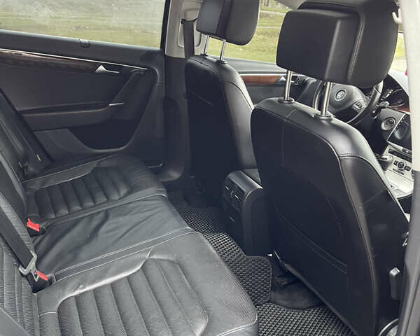 Синий Фольксваген Пассат, объемом двигателя 2 л и пробегом 330 тыс. км за 12300 $, фото 3 на Automoto.ua