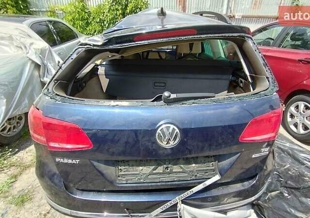 Синий Фольксваген Пассат, объемом двигателя 1.6 л и пробегом 220 тыс. км за 5800 $, фото 8 на Automoto.ua