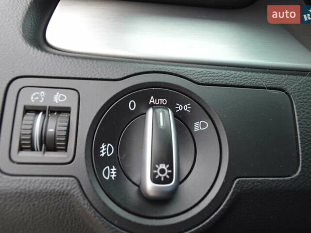 Синий Фольксваген Пассат, объемом двигателя 1.6 л и пробегом 248 тыс. км за 7800 $, фото 32 на Automoto.ua