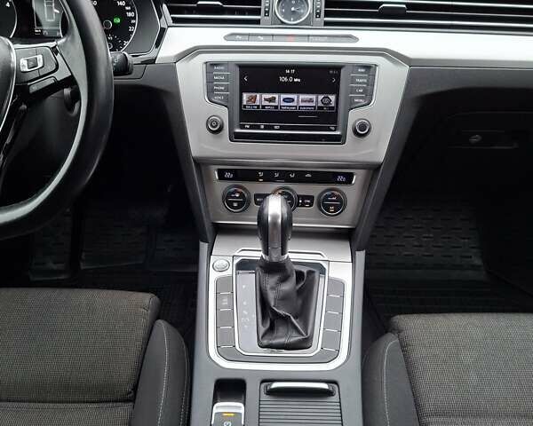 Синий Фольксваген Пассат, объемом двигателя 2 л и пробегом 319 тыс. км за 12200 $, фото 14 на Automoto.ua