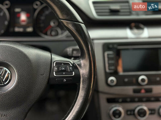 Синий Фольксваген Пассат, объемом двигателя 1.6 л и пробегом 227 тыс. км за 9500 $, фото 26 на Automoto.ua