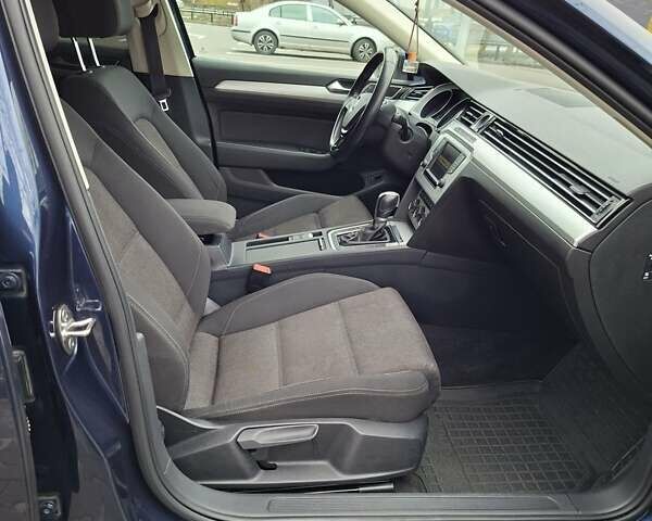 Синий Фольксваген Пассат, объемом двигателя 2 л и пробегом 319 тыс. км за 12200 $, фото 13 на Automoto.ua