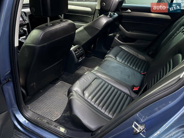 Синий Фольксваген Пассат, объемом двигателя 2 л и пробегом 230 тыс. км за 17900 $, фото 12 на Automoto.ua