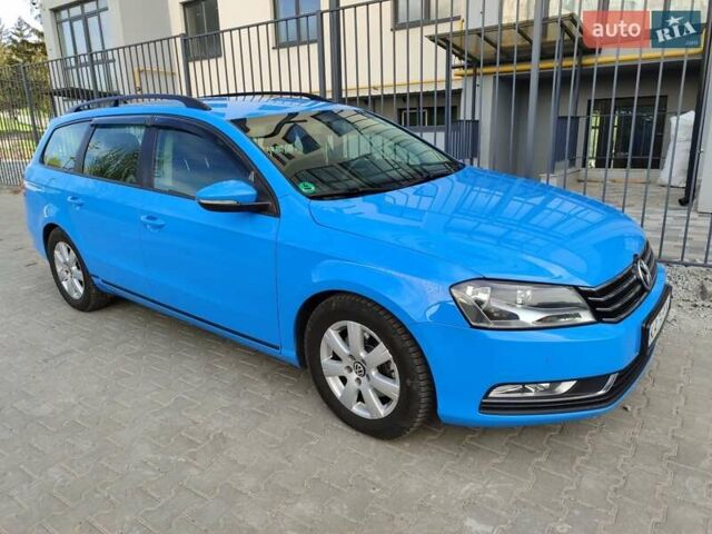 Синій Фольксваген Пассат, об'ємом двигуна 2 л та пробігом 217 тис. км за 11299 $, фото 4 на Automoto.ua