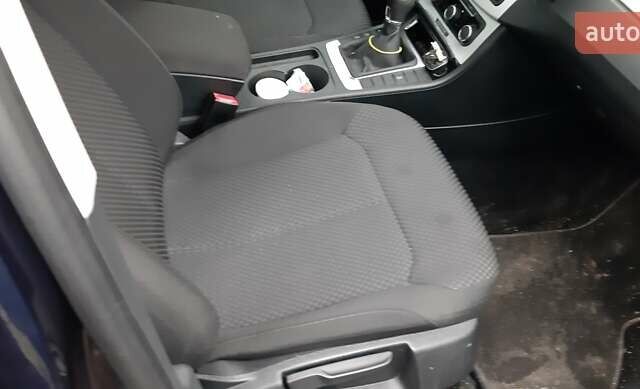 Синий Фольксваген Пассат, объемом двигателя 1.39 л и пробегом 208 тыс. км за 10700 $, фото 15 на Automoto.ua