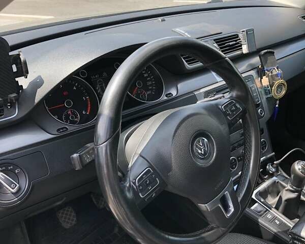 Синий Фольксваген Пассат, объемом двигателя 1.6 л и пробегом 270 тыс. км за 12700 $, фото 11 на Automoto.ua