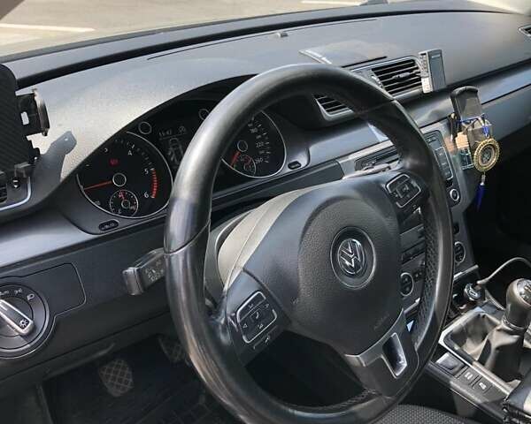 Синій Фольксваген Пассат, об'ємом двигуна 1.6 л та пробігом 295 тис. км за 12100 $, фото 14 на Automoto.ua