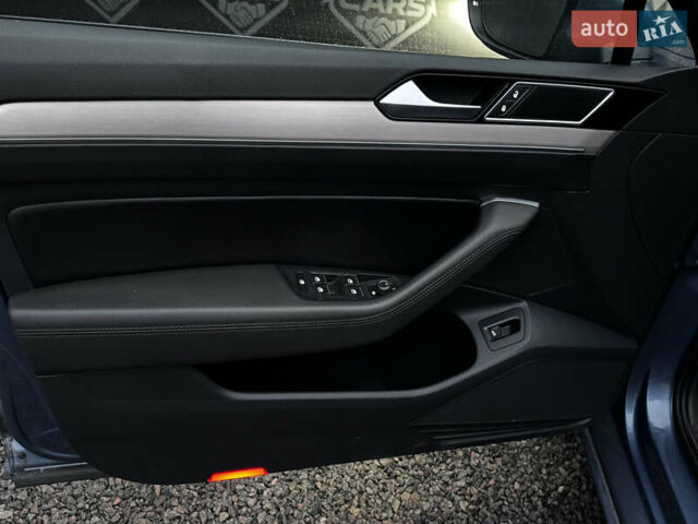 Синий Фольксваген Пассат, объемом двигателя 2 л и пробегом 230 тыс. км за 17900 $, фото 10 на Automoto.ua