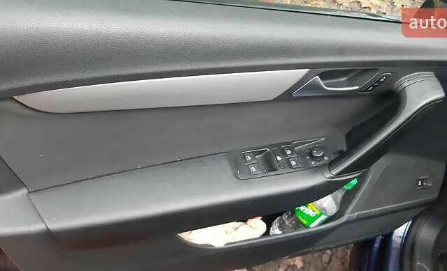 Синий Фольксваген Пассат, объемом двигателя 1.39 л и пробегом 208 тыс. км за 10700 $, фото 11 на Automoto.ua