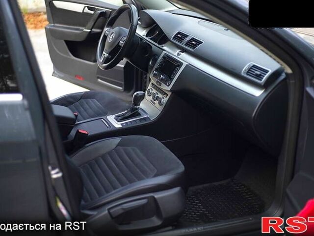 Синий Фольксваген Пассат, объемом двигателя 1.6 л и пробегом 230 тыс. км за 12000 $, фото 5 на Automoto.ua