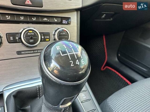 Синій Фольксваген Пассат, об'ємом двигуна 1.97 л та пробігом 208 тис. км за 11800 $, фото 39 на Automoto.ua