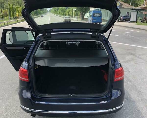 Синій Фольксваген Пассат, об'ємом двигуна 1.6 л та пробігом 295 тис. км за 12100 $, фото 17 на Automoto.ua