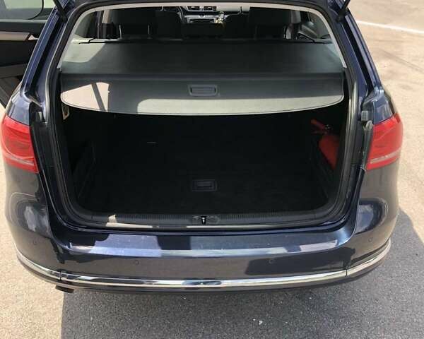 Синій Фольксваген Пассат, об'ємом двигуна 1.6 л та пробігом 295 тис. км за 12100 $, фото 20 на Automoto.ua