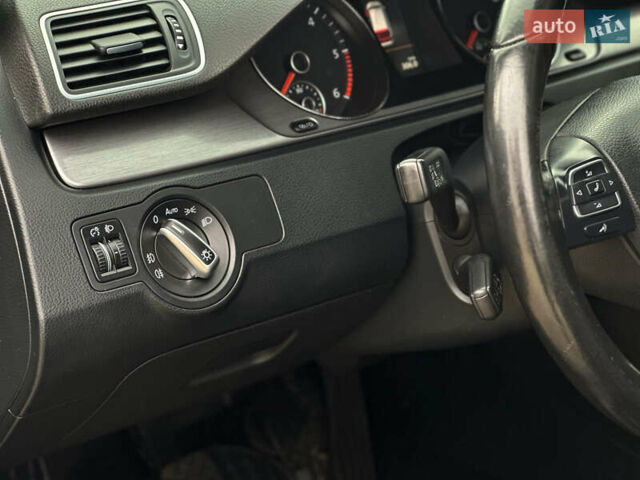 Синий Фольксваген Пассат, объемом двигателя 1.6 л и пробегом 227 тыс. км за 9500 $, фото 24 на Automoto.ua