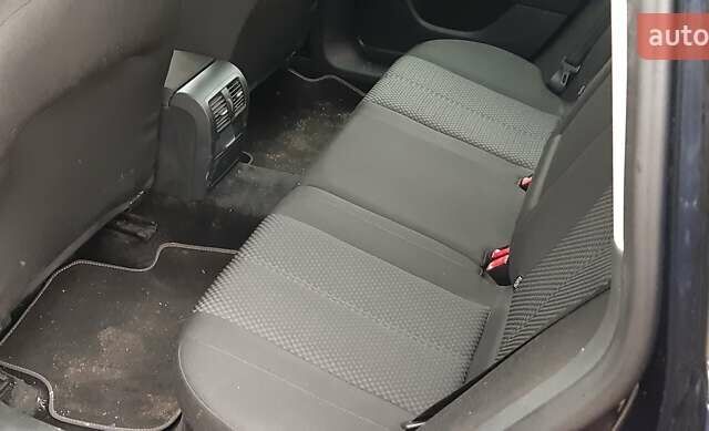 Синий Фольксваген Пассат, объемом двигателя 1.39 л и пробегом 208 тыс. км за 10700 $, фото 8 на Automoto.ua