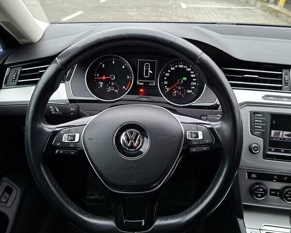 Синий Фольксваген Пассат, объемом двигателя 2 л и пробегом 319 тыс. км за 12200 $, фото 16 на Automoto.ua